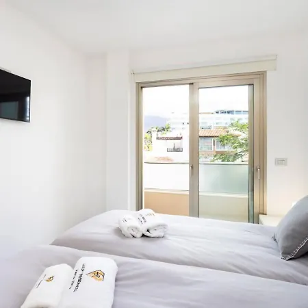 Modern Apartment With Sea Views And Terrace La Caleta شقة أذيخي