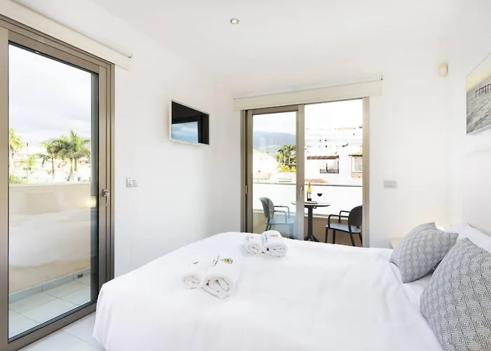 Modern Apartment With Sea Views And Terrace La Caleta أذيخي
