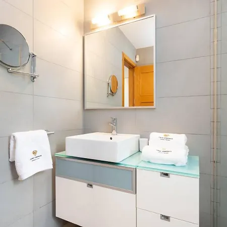 Marina Caleta, La Caleta דירה